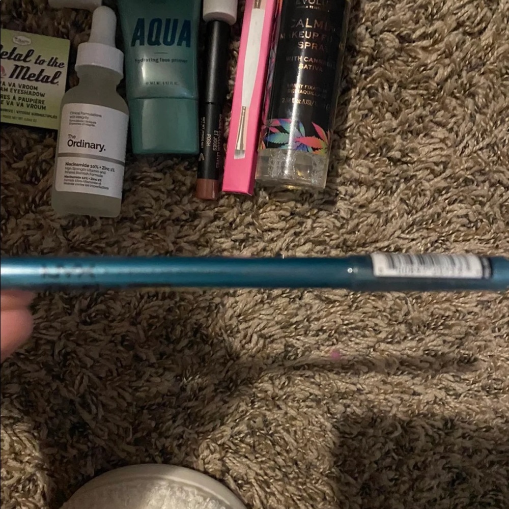 makeup - Picture 3 of 7